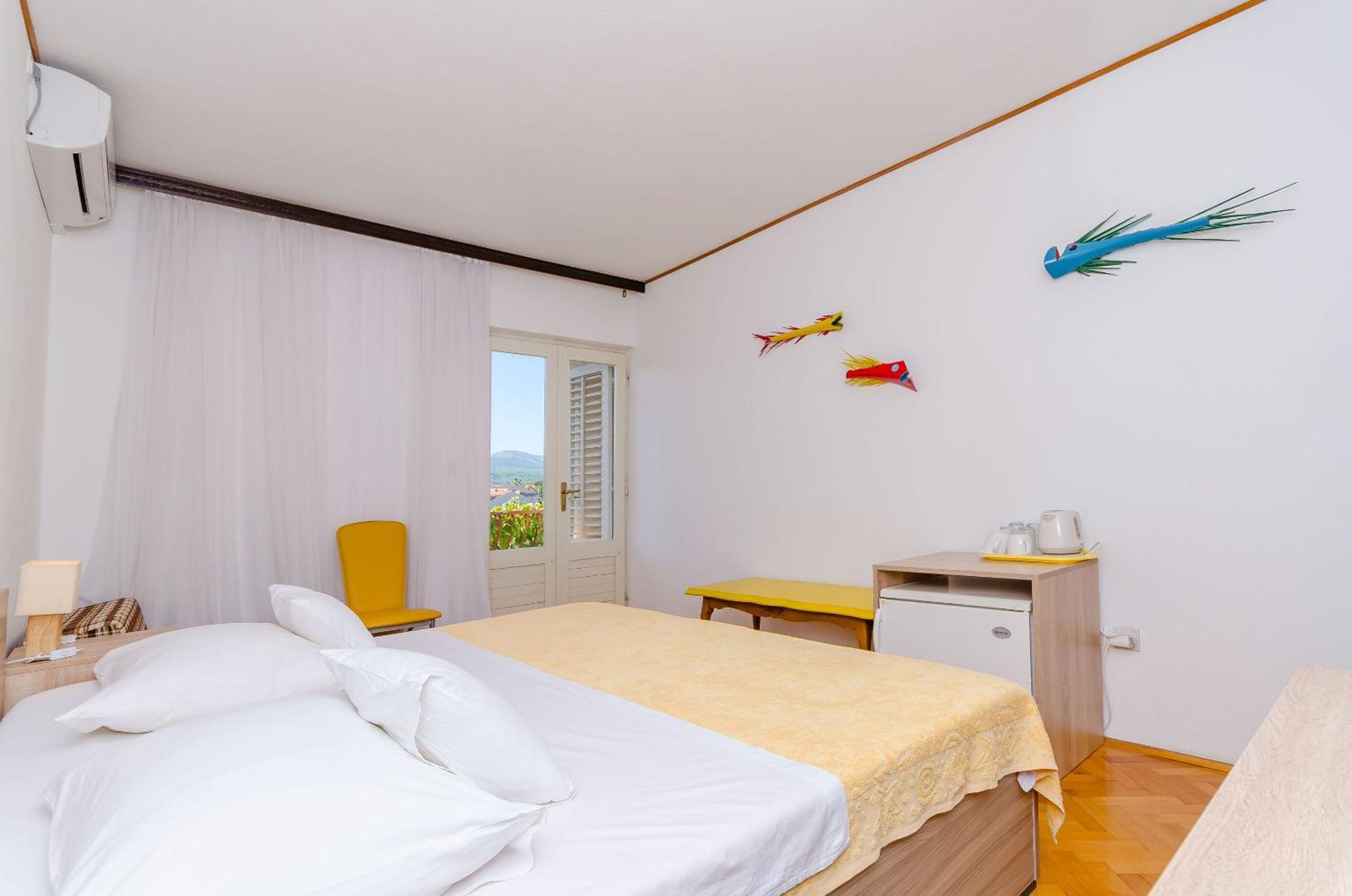 Apartments And Rooms Darinka Vrboska Exteriér fotografie